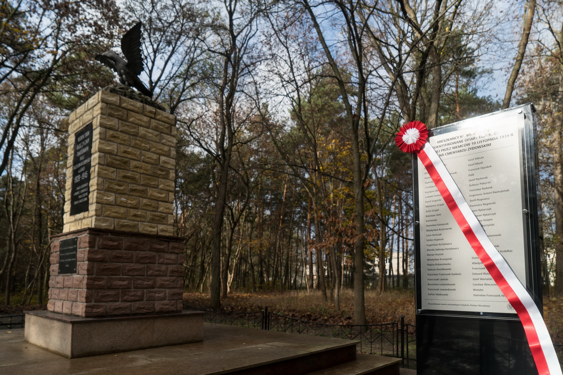 2023.11.08_pomnik.jpg