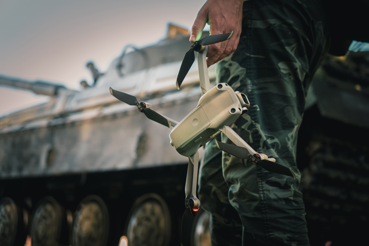 drone-control-panel-is-hand-military-soldier-artillery-spotter-military-observer-launches-drone-into-sky-force-reconnaissance-enemy-territory-modern-technological-reconnaissance-warfare.jpg