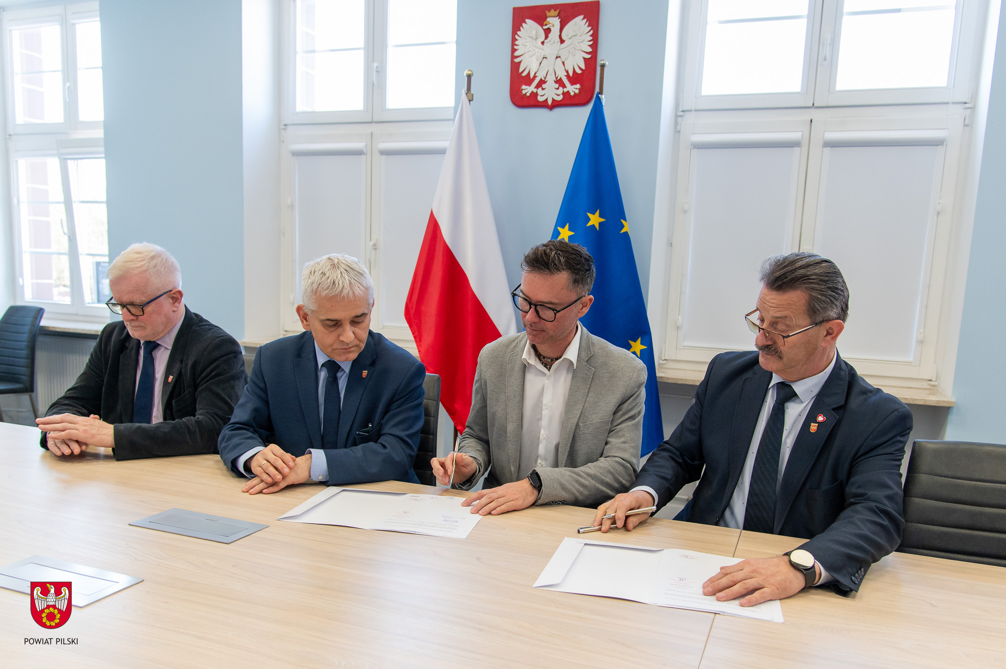 podpisanie umów  (3).jpg