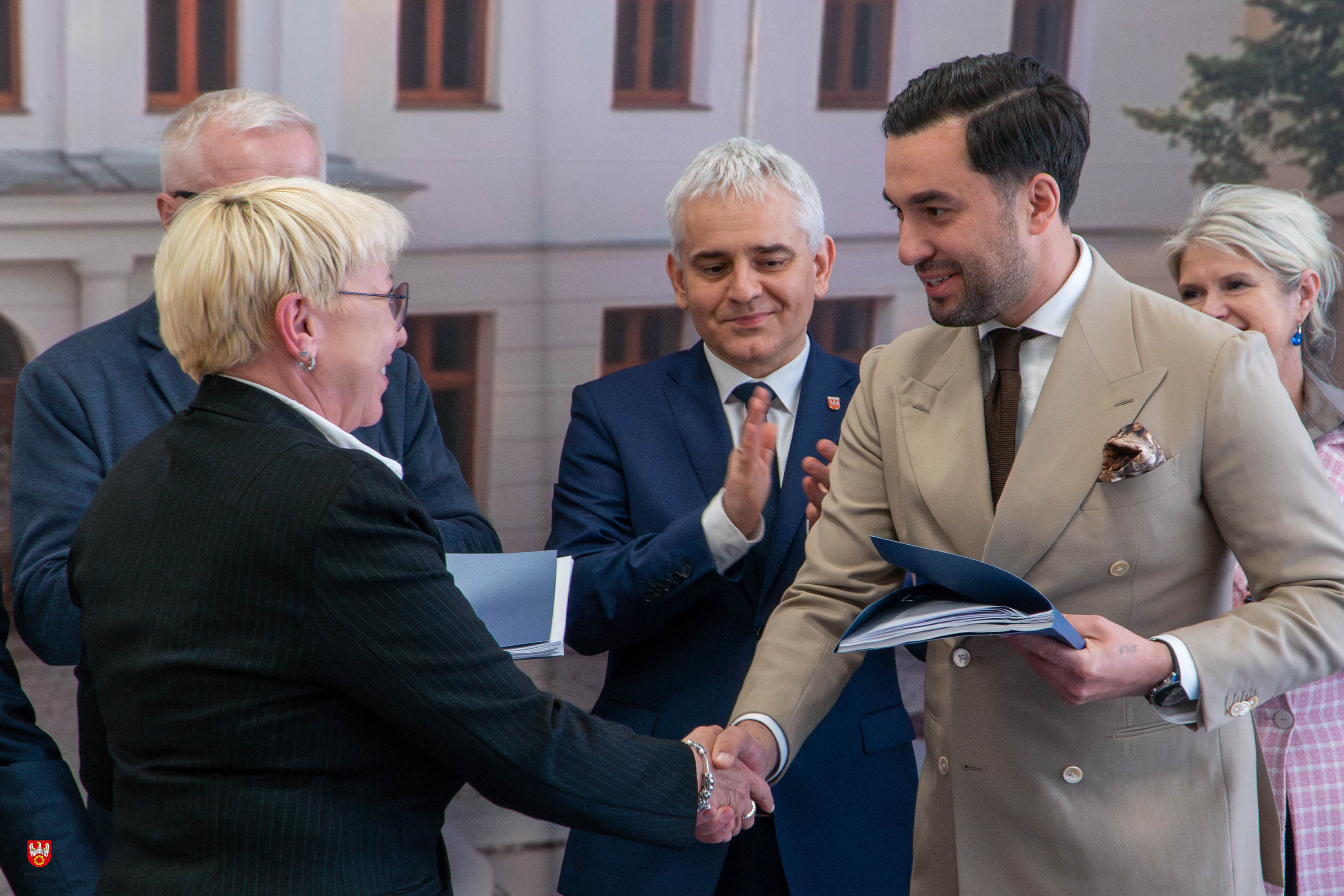 Umowa z najemcą pałacu w Nieżychowie (11).jpg