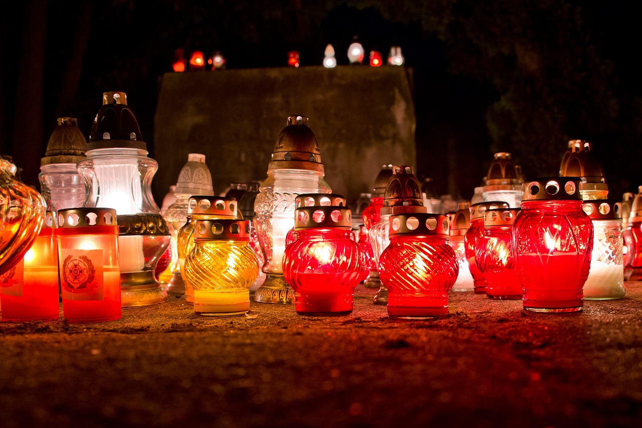 a-candle-1216603_1280.jpg