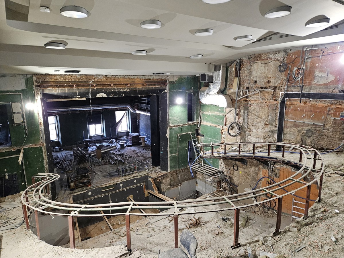 Teatr Miejski w Świdnicy przechodzi gruntowną modernizację.jpg