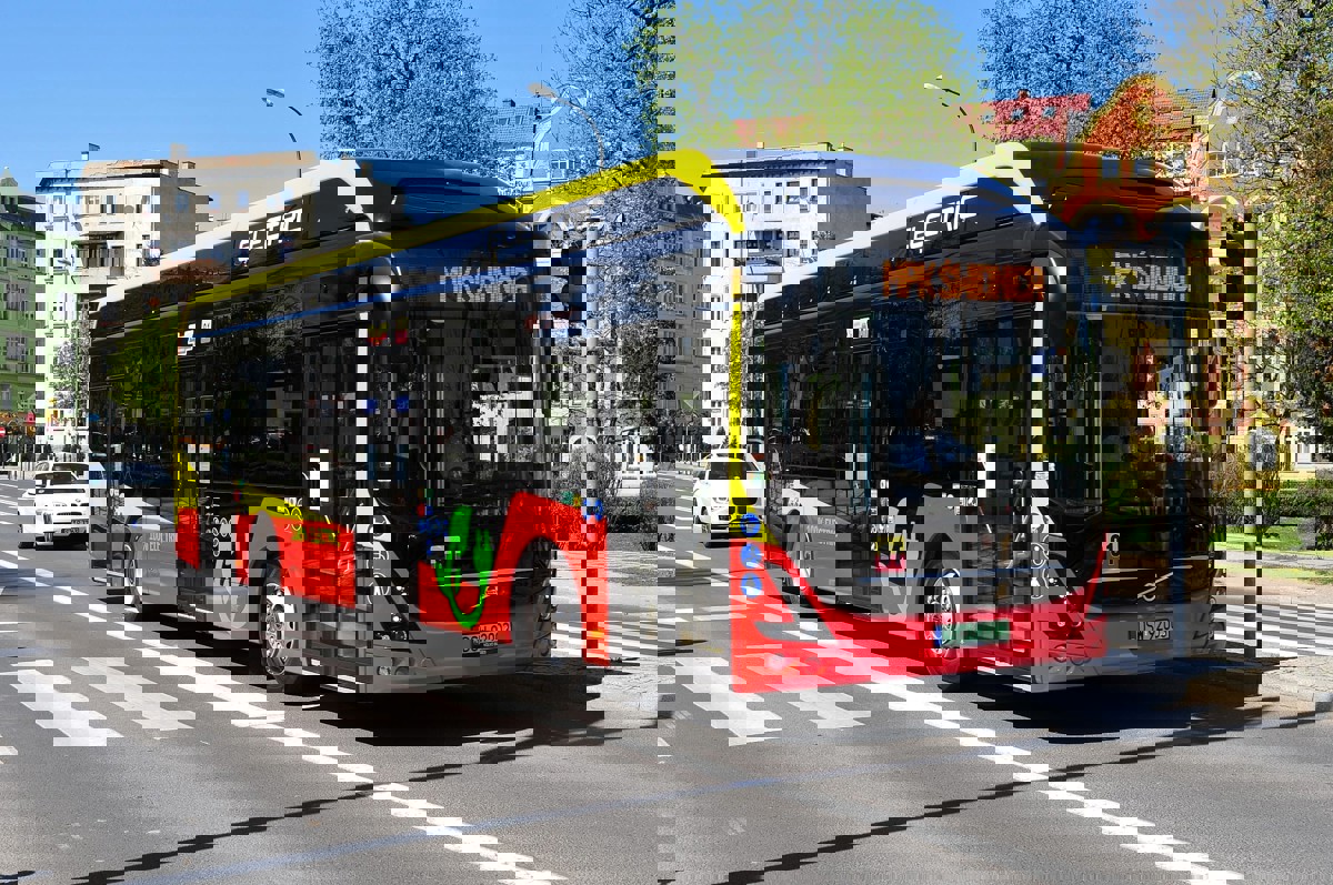 Zamień bilet na książkę - darmowe przejazdy 10 maja.jpeg