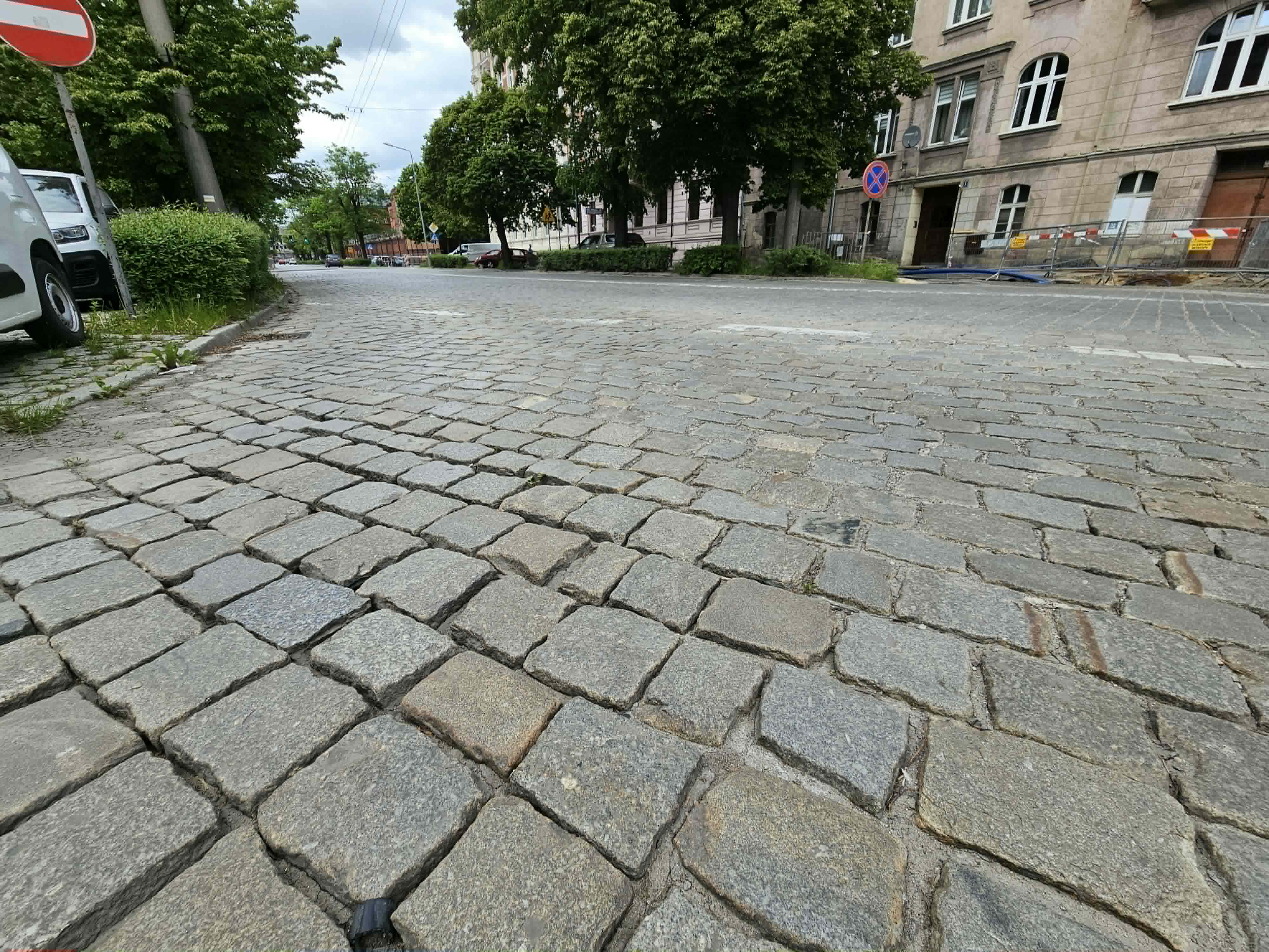 Al. Niepodległości 3.jpeg