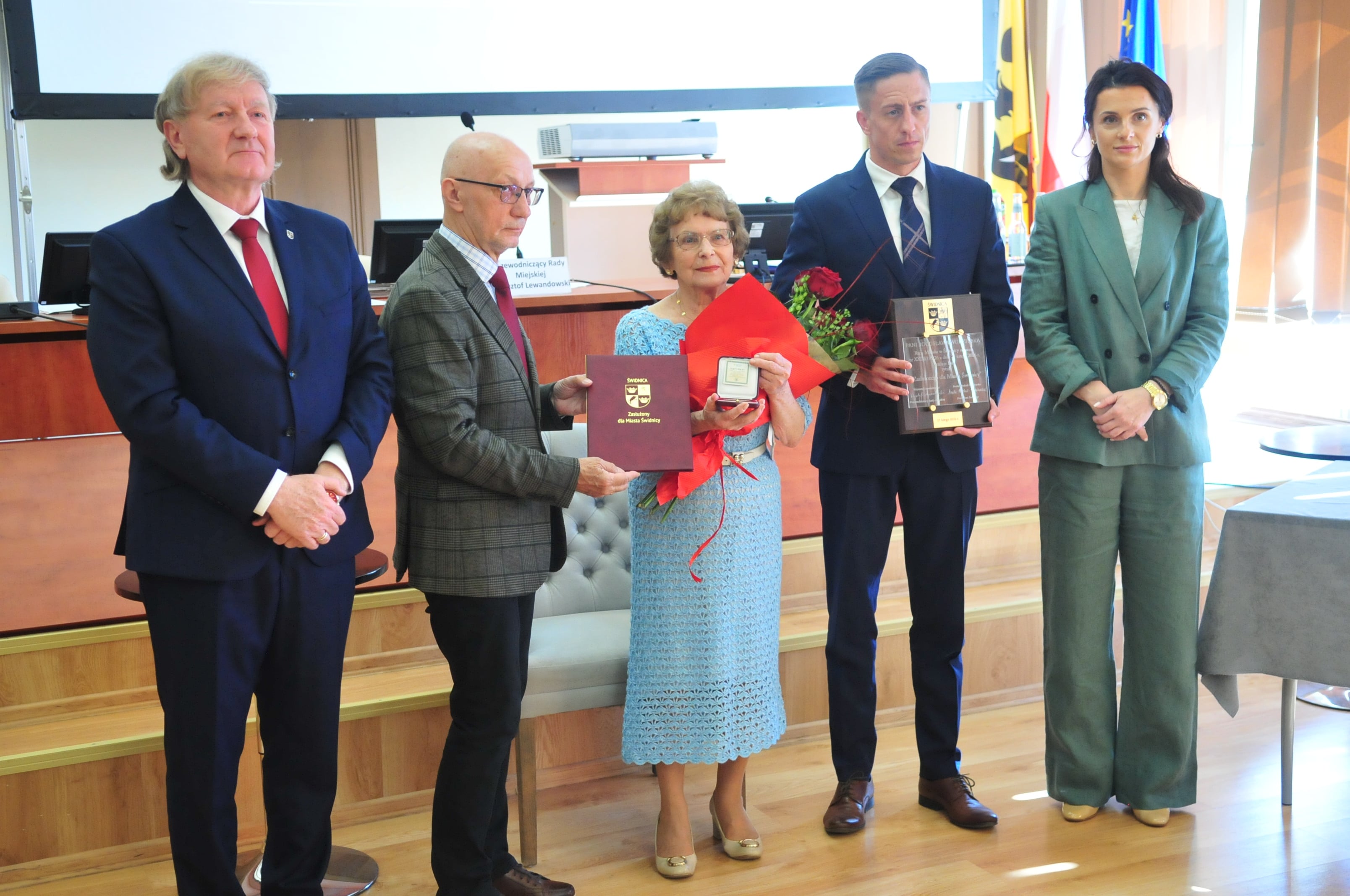 Odebrali tytuły „Zasłużony dla Miasta Świdnicy” (2).jpeg