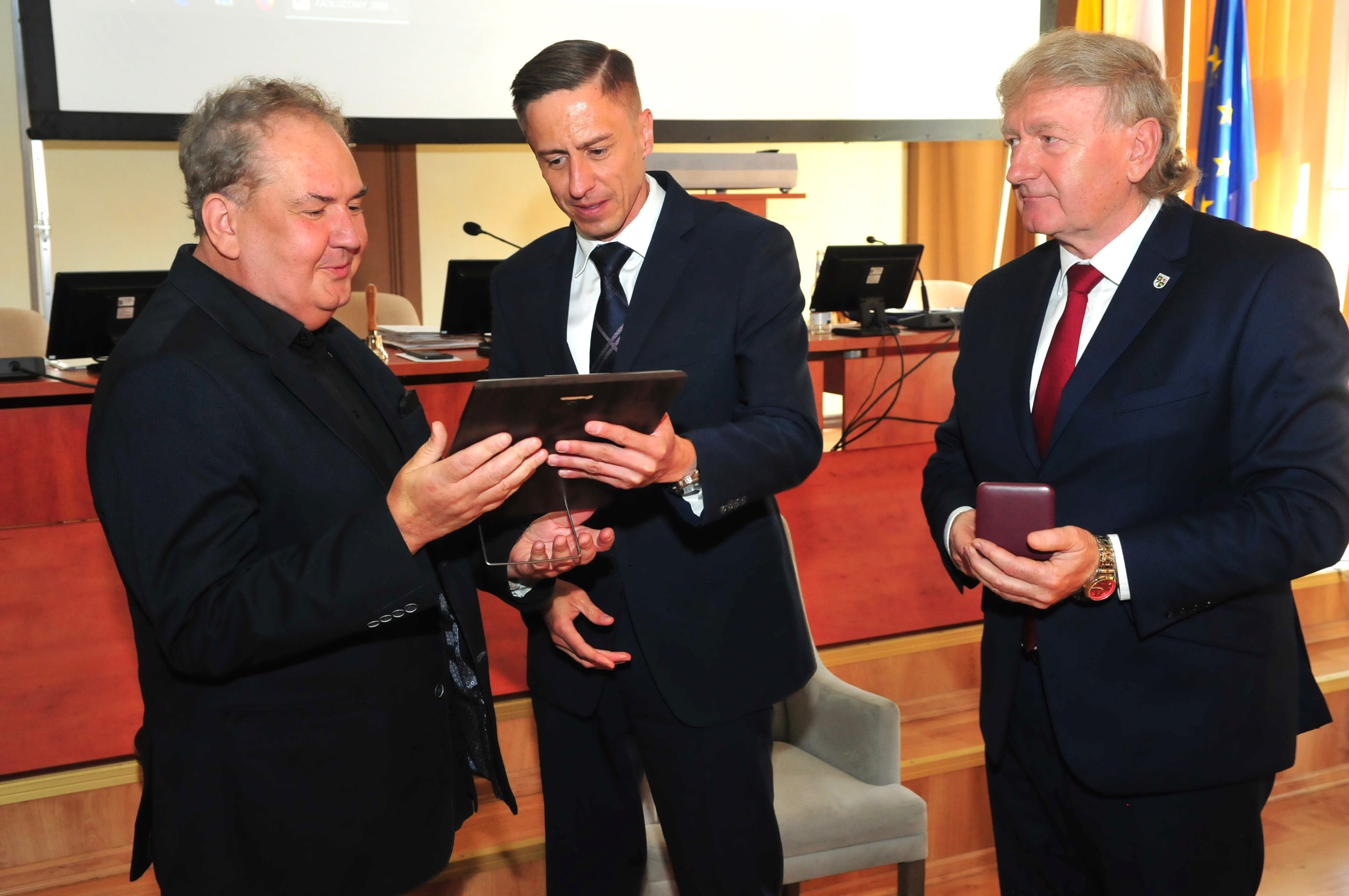 Odebrali tytuły „Zasłużony dla Miasta Świdnicy”.jpeg