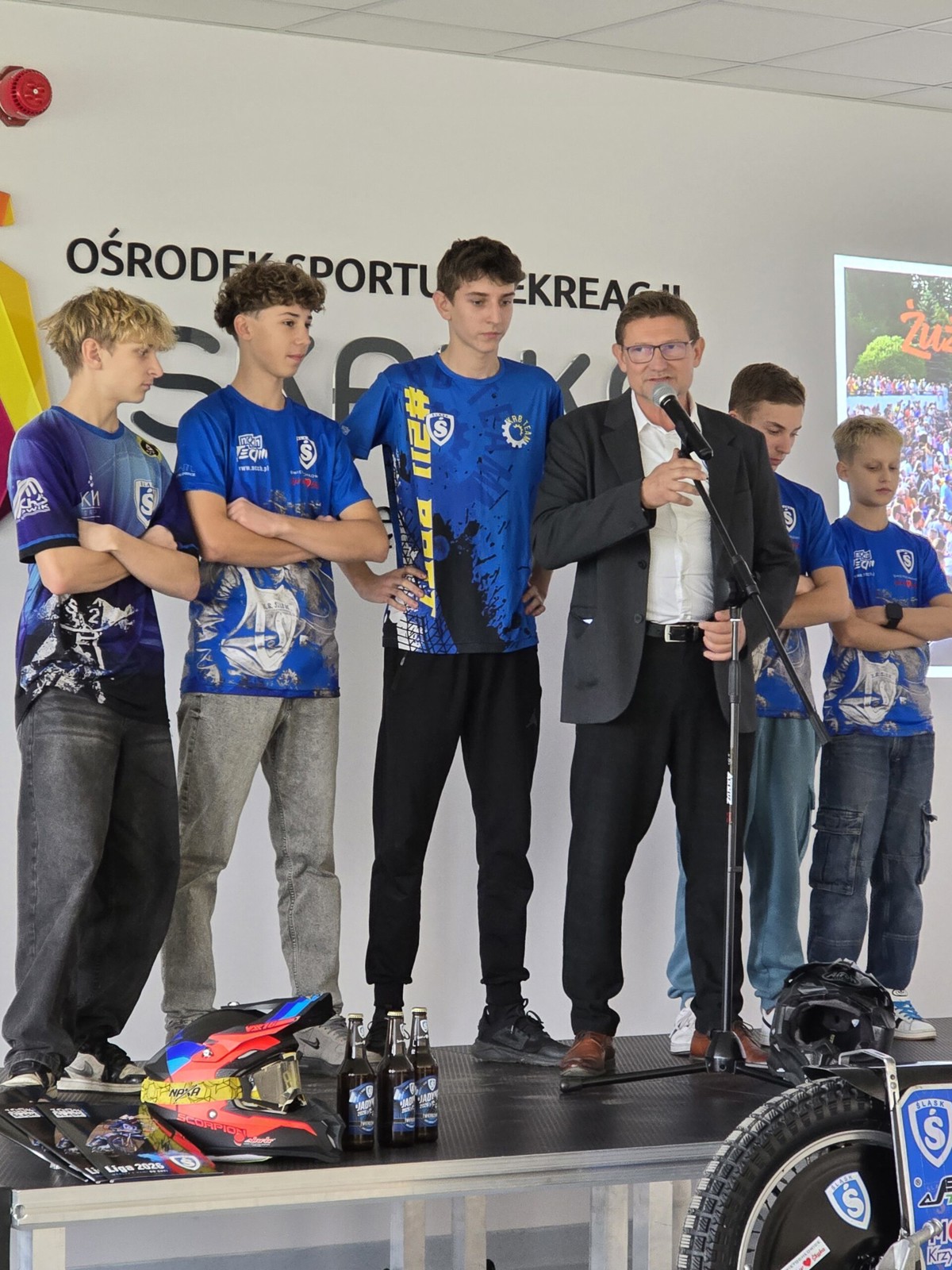 Żużlowcy szukają partnera biznesowego.jpg