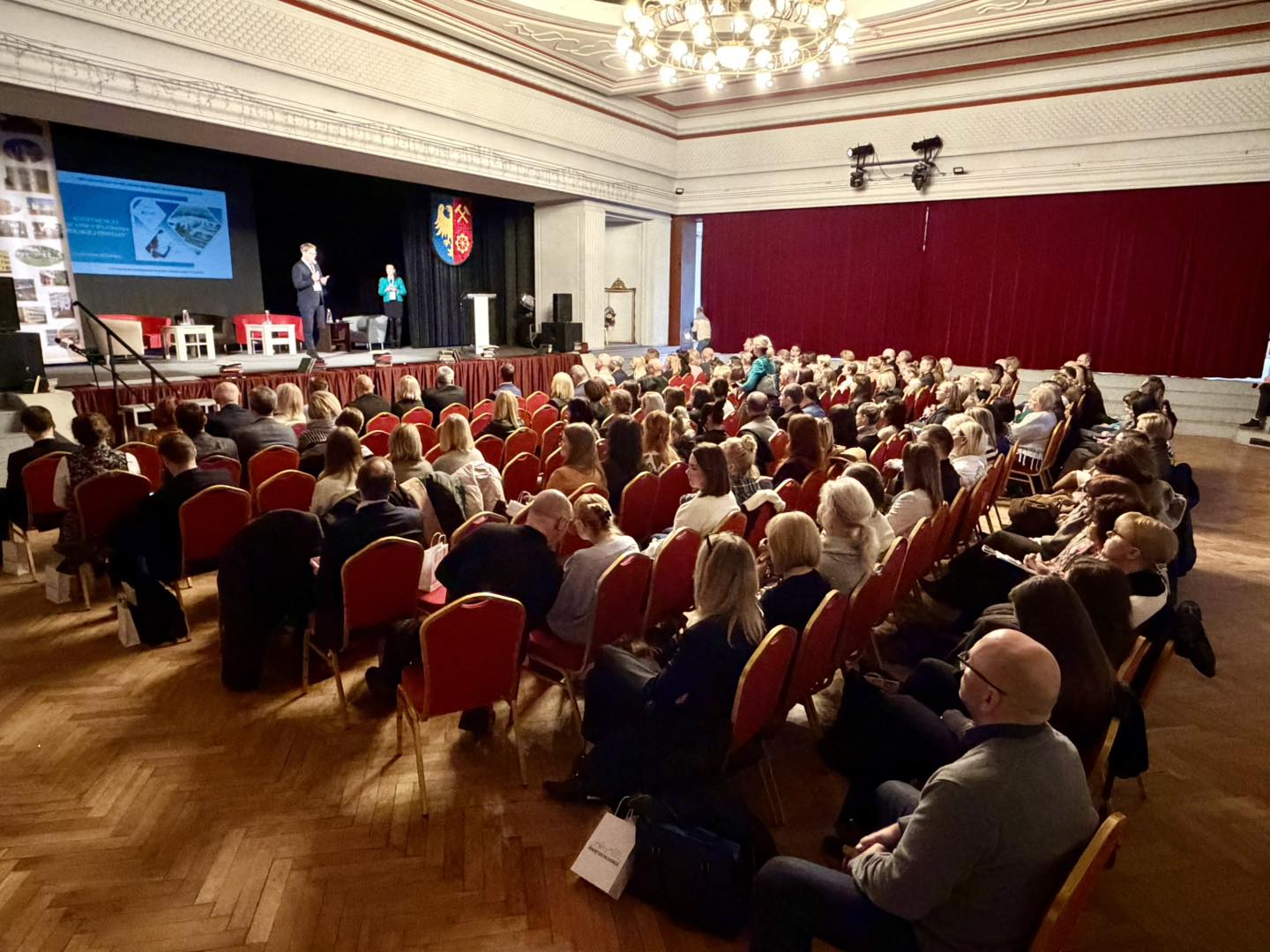 Konferencja oświatowa.jpg