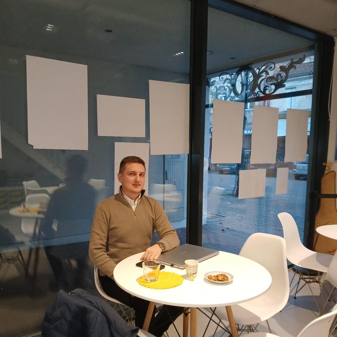 ostatnie spotkanie z prawnikiem w śródmieście cafe.jpg