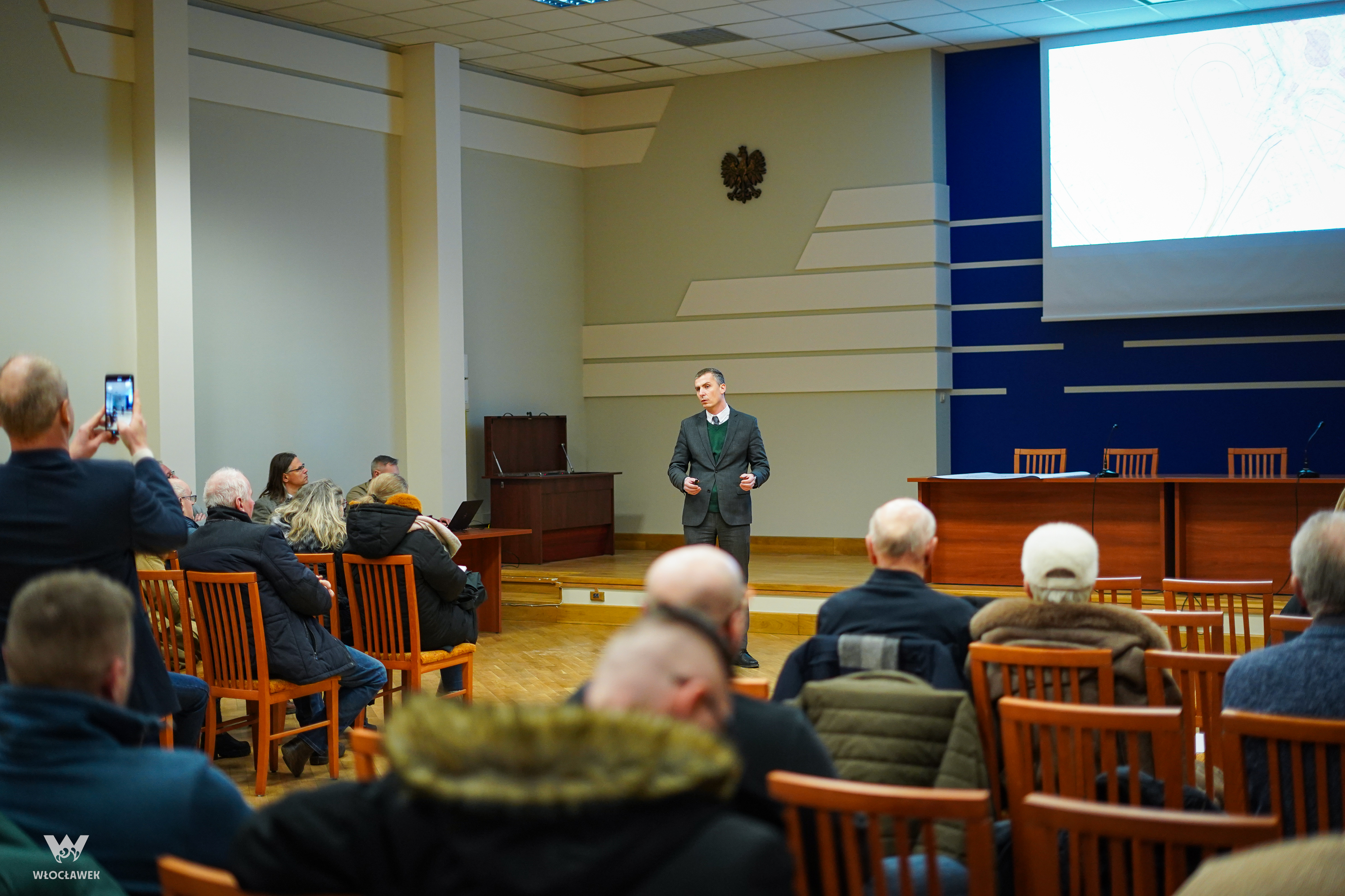 konsultacje z mieszkańcami w urzędzie miasta.jpg