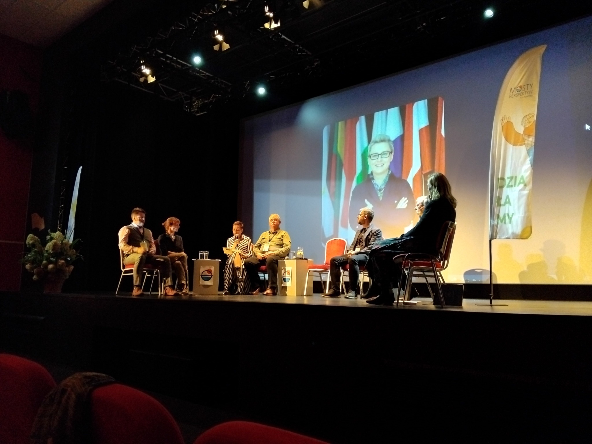 konferencja.jpg